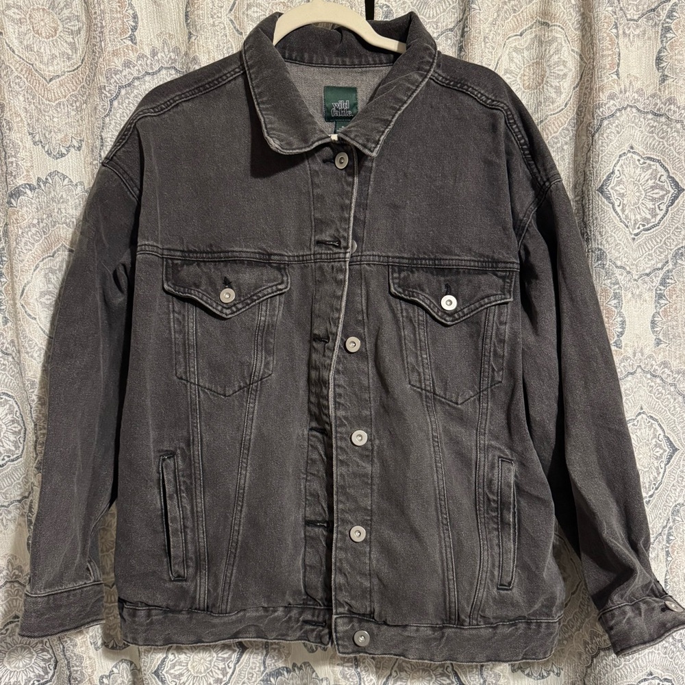 grey denim jacket ✨
